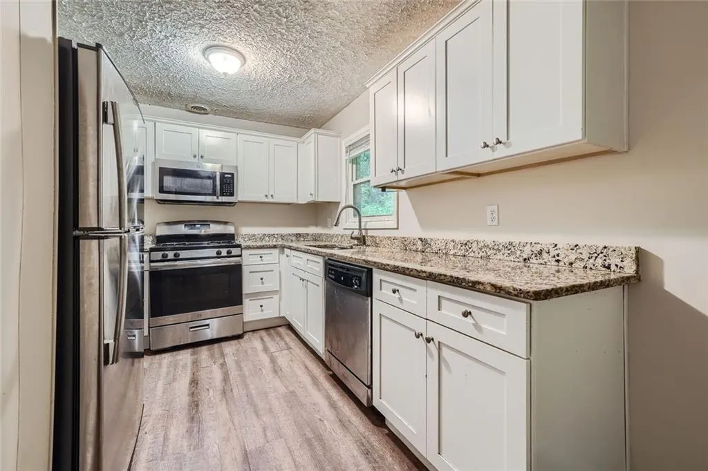 700 Symphony Lane Nw, Atlanta, Georgia 30318, 3 Bedrooms Bedrooms, ,1 BathroomBathrooms,Residential,For Sale,700 Symphony Lane Nw,7455129