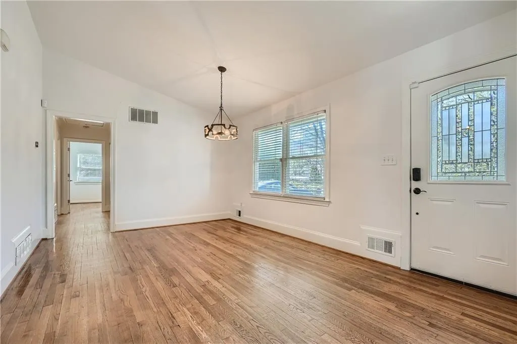 6425 N Hampton Drive, Sandy Springs, Georgia 30328, 4 Bedrooms Bedrooms, ,2 BathroomsBathrooms,Residential,Sold,6425 N Hampton Drive,7216649