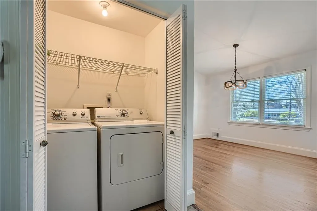6425 N Hampton Drive, Sandy Springs, Georgia 30328, 4 Bedrooms Bedrooms, ,2 BathroomsBathrooms,Residential,Sold,6425 N Hampton Drive,7216649