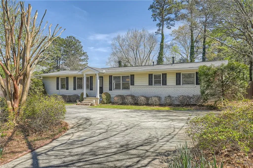 6425 N Hampton Drive, Sandy Springs, Georgia 30328, 4 Bedrooms Bedrooms, ,2 BathroomsBathrooms,Residential,Sold,6425 N Hampton Drive,7216649