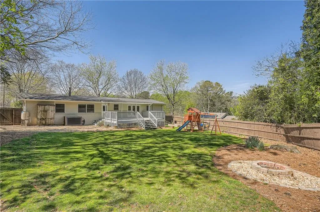 6425 N Hampton Drive, Sandy Springs, Georgia 30328, 4 Bedrooms Bedrooms, ,2 BathroomsBathrooms,Residential,Sold,6425 N Hampton Drive,7216649