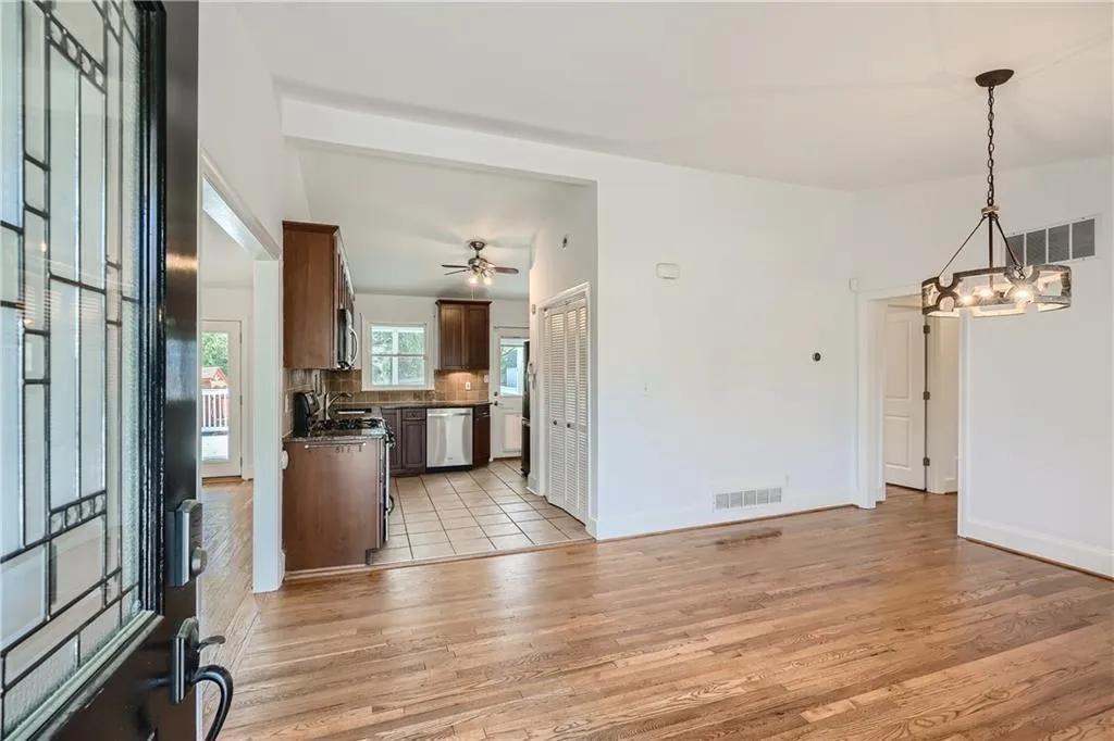 6425 N Hampton Drive, Sandy Springs, Georgia 30328, 4 Bedrooms Bedrooms, ,2 BathroomsBathrooms,Residential,Sold,6425 N Hampton Drive,7216649