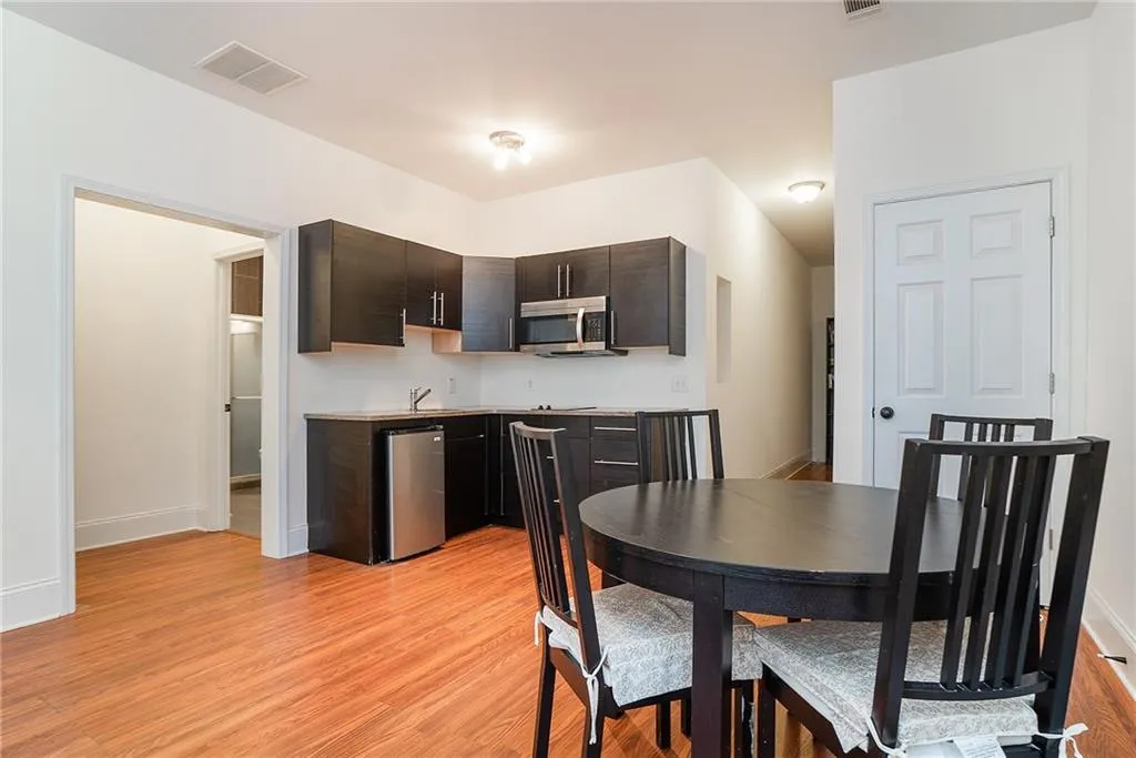 7700 Glisten Avenue, Atlanta, Georgia 30328, 4 Bedrooms Bedrooms, ,3 BathroomsBathrooms,Residential,Sold,7700 Glisten Avenue,6124220