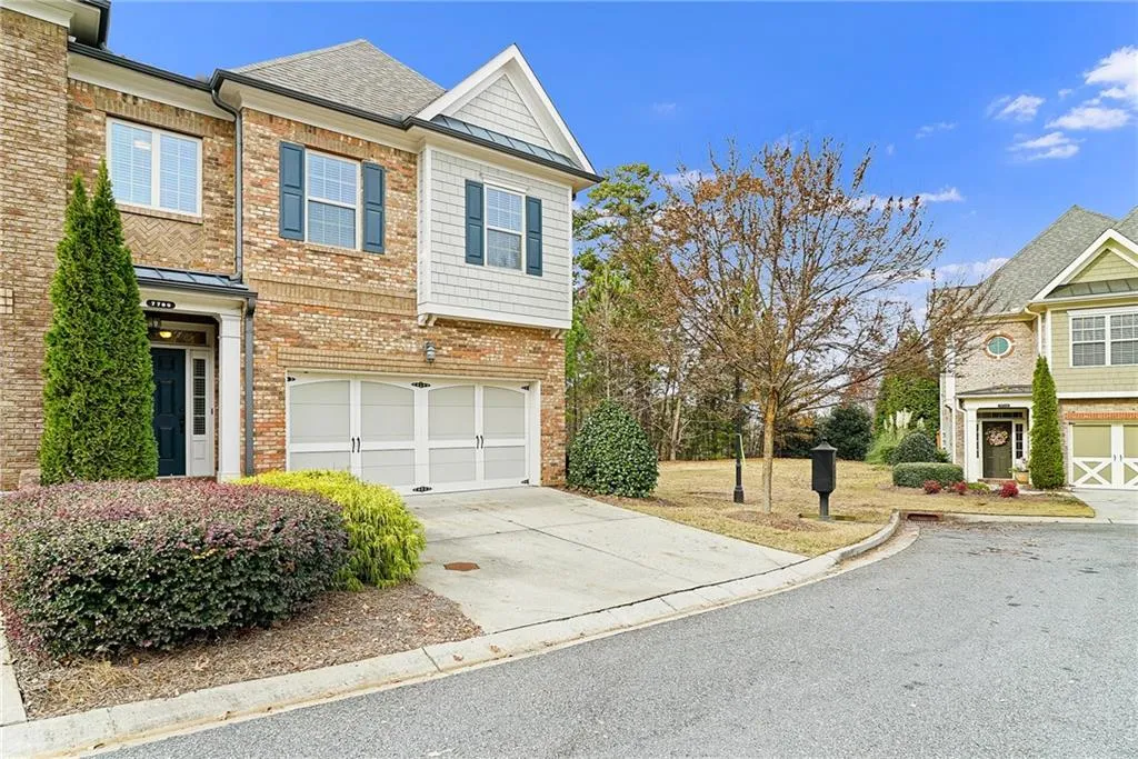 7700 Glisten Avenue, Atlanta, Georgia 30328, 4 Bedrooms Bedrooms, ,3 BathroomsBathrooms,Residential,Sold,7700 Glisten Avenue,6124220