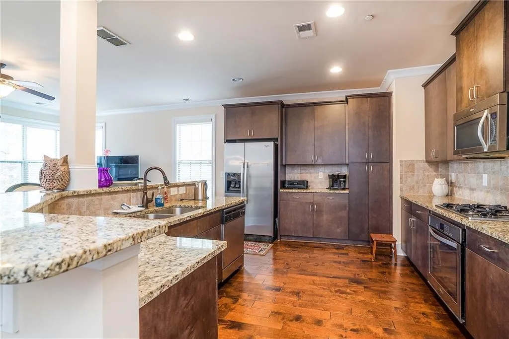 7700 Glisten Avenue, Atlanta, Georgia 30328, 4 Bedrooms Bedrooms, ,3 BathroomsBathrooms,Residential,Sold,7700 Glisten Avenue,6124220