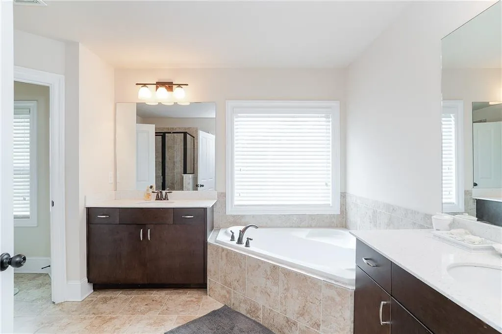 7700 Glisten Avenue, Atlanta, Georgia 30328, 4 Bedrooms Bedrooms, ,3 BathroomsBathrooms,Residential,Sold,7700 Glisten Avenue,6124220