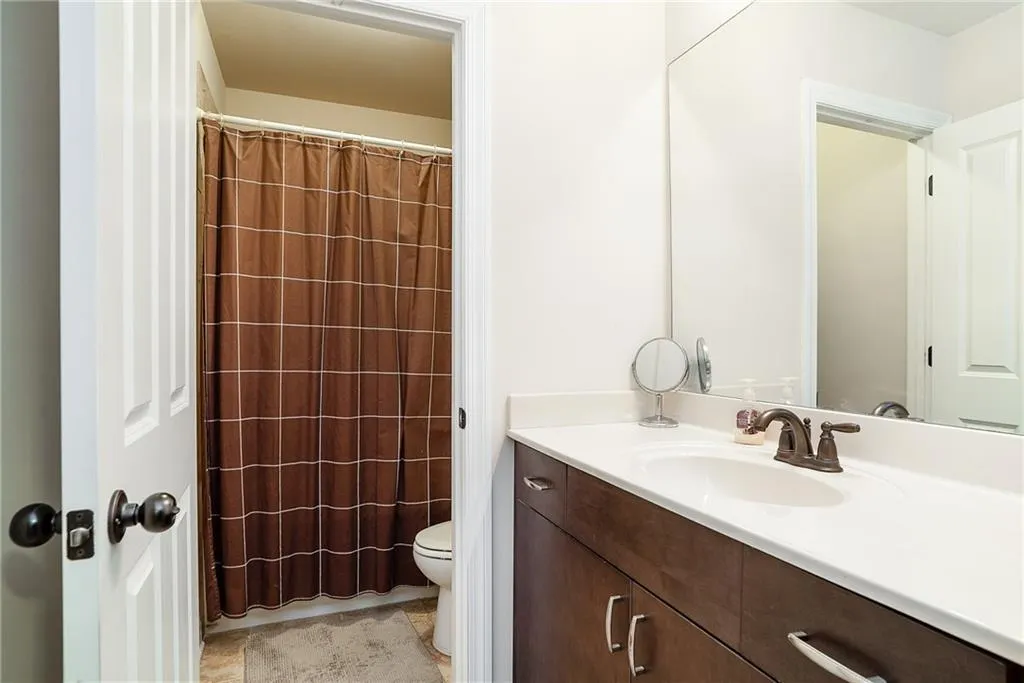 7700 Glisten Avenue, Atlanta, Georgia 30328, 4 Bedrooms Bedrooms, ,3 BathroomsBathrooms,Residential,Sold,7700 Glisten Avenue,6124220