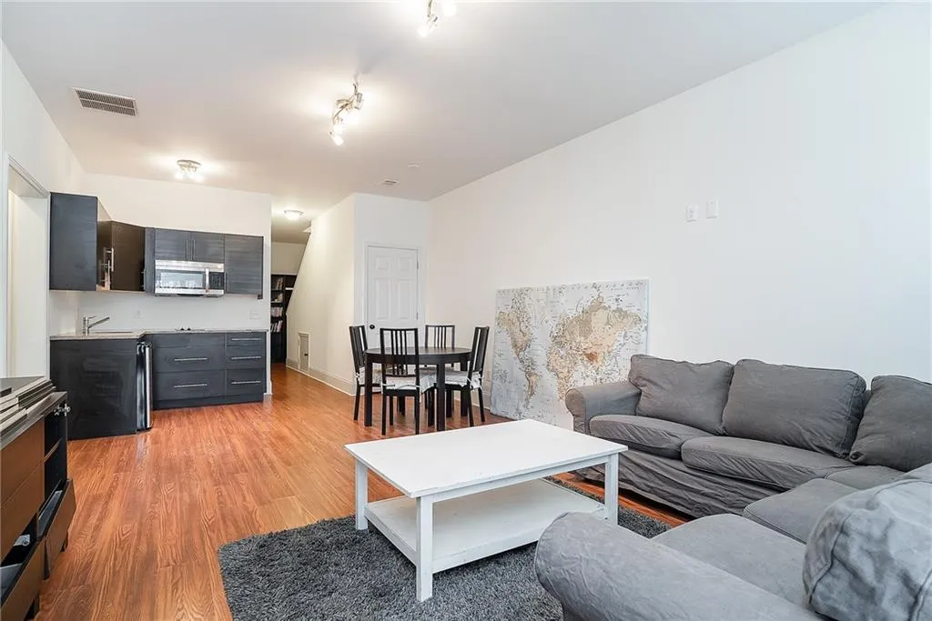 7700 Glisten Avenue, Atlanta, Georgia 30328, 4 Bedrooms Bedrooms, ,3 BathroomsBathrooms,Residential,Sold,7700 Glisten Avenue,6124220