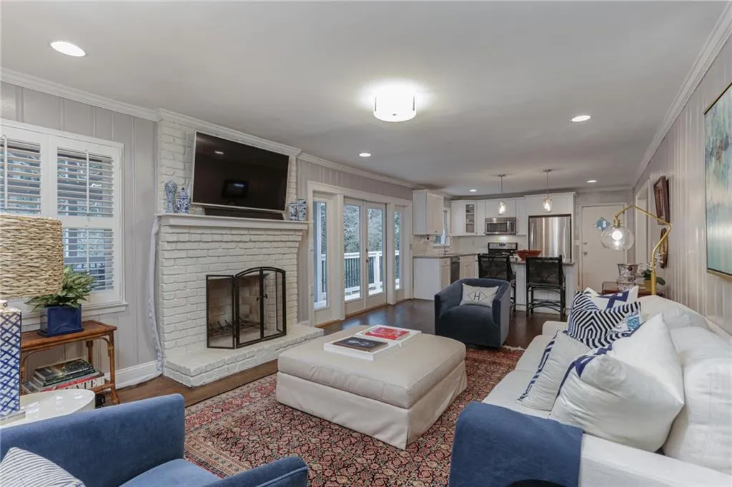 315 Montevallo Drive, Atlanta, Georgia 30342, 4 Bedrooms Bedrooms, ,3 BathroomsBathrooms,Residential,Sold,315 Montevallo Drive,6672824