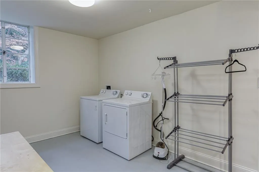 315 Montevallo Drive, Atlanta, Georgia 30342, 4 Bedrooms Bedrooms, ,3 BathroomsBathrooms,Residential,Sold,315 Montevallo Drive,6672824