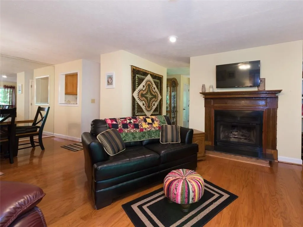 904 Woodcliff Drive Unit 904, Sandy Springs, Georgia 30350, 2 Bedrooms Bedrooms, ,2 BathroomsBathrooms,Residential,Sold,904 Woodcliff Drive Unit 904,5702992