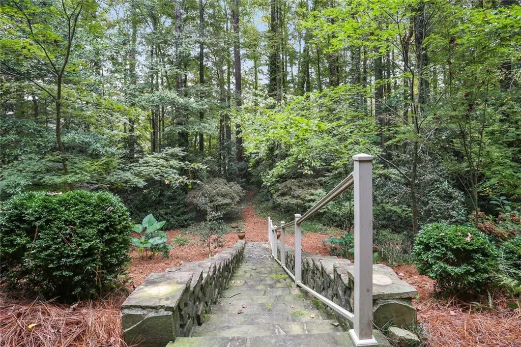 770 River Gate Drive, Sandy Springs, Georgia 30350, 4 Bedrooms Bedrooms, ,2 BathroomsBathrooms,Residential,Sold,770 River Gate Drive,6798444