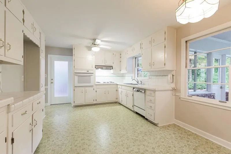 6865 Heathfield Drive, Sandy Springs, Georgia 30328, 4 Bedrooms Bedrooms, ,3 BathroomsBathrooms,Residential,Sold,6865 Heathfield Drive,6084086