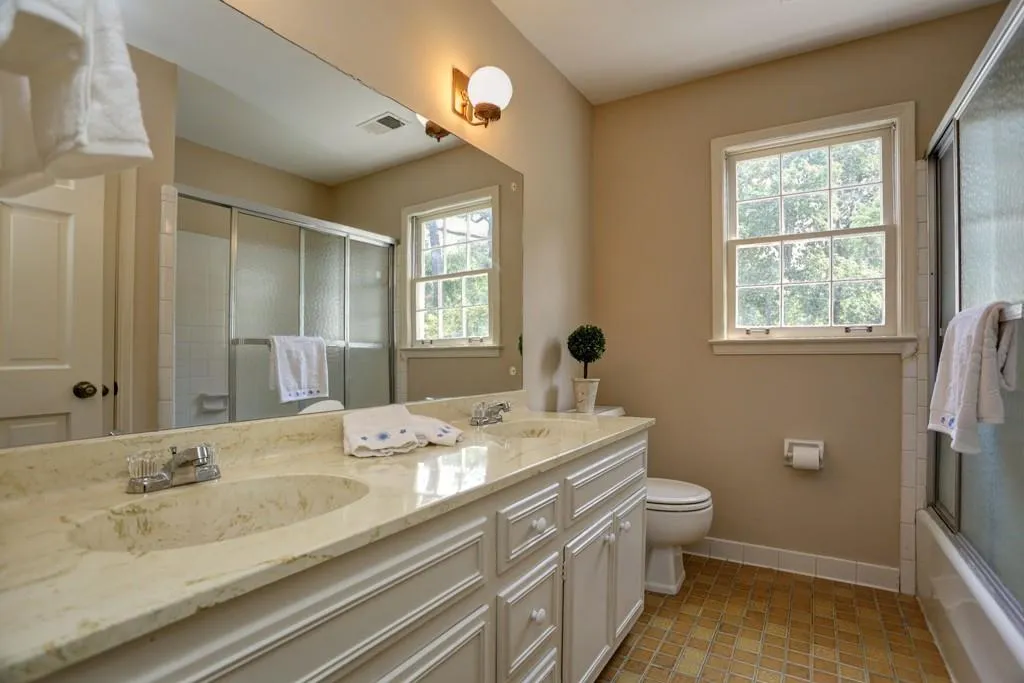415 N Harbor Drive, Sandy Springs, Georgia 30328, 4 Bedrooms Bedrooms, ,3 BathroomsBathrooms,Residential,Sold,415 N Harbor Drive,5723925