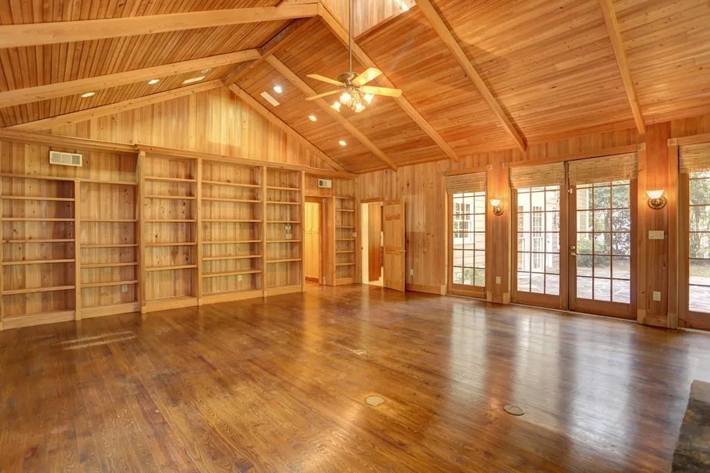 415 N Harbor Drive, Sandy Springs, Georgia 30328, 4 Bedrooms Bedrooms, ,3 BathroomsBathrooms,Residential,Sold,415 N Harbor Drive,5723925