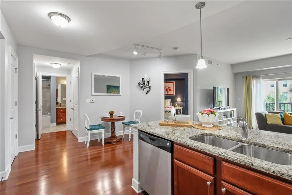 200 River Vista Drive Unit 501, Atlanta, Georgia 30339, 1 Bedroom Bedrooms, ,1 BathroomBathrooms,Residential,Sold,200 River Vista Drive Unit 501,6940618