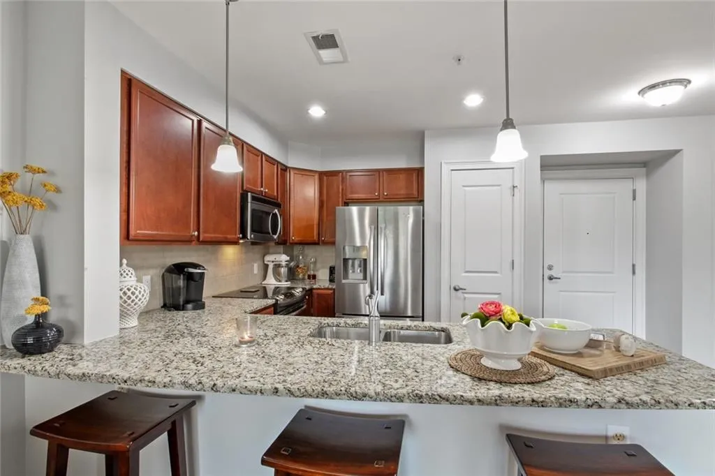 200 River Vista Drive Unit 501, Atlanta, Georgia 30339, 1 Bedroom Bedrooms, ,1 BathroomBathrooms,Residential,Sold,200 River Vista Drive Unit 501,6940618