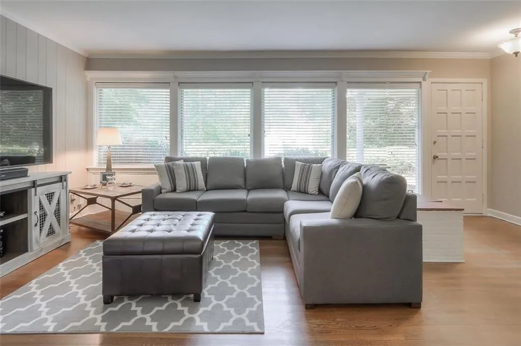 5971 Hilderbrand Drive, Sandy Springs, Georgia 30328, 3 Bedrooms Bedrooms, ,2 BathroomsBathrooms,Residential,Sold,5971 Hilderbrand Drive,6762842