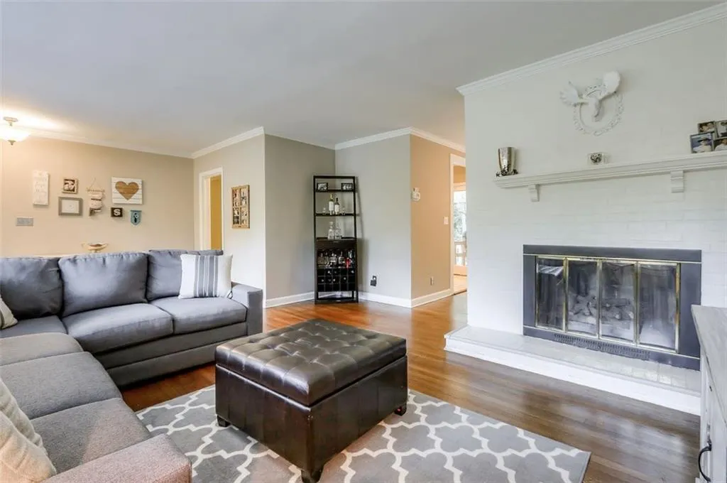 5971 Hilderbrand Drive, Sandy Springs, Georgia 30328, 3 Bedrooms Bedrooms, ,2 BathroomsBathrooms,Residential,Sold,5971 Hilderbrand Drive,6762842