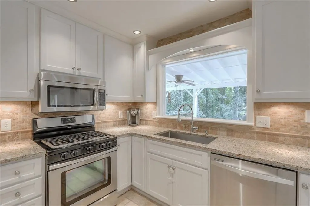 5971 Hilderbrand Drive, Sandy Springs, Georgia 30328, 3 Bedrooms Bedrooms, ,2 BathroomsBathrooms,Residential,Sold,5971 Hilderbrand Drive,6762842