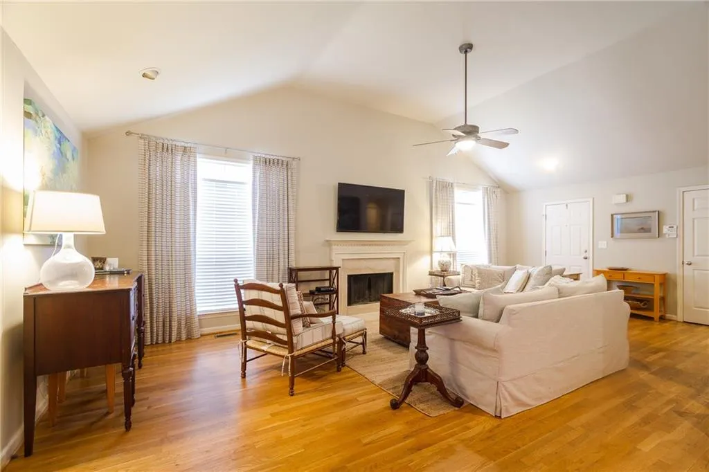 1364 Arnold Avenue Ne, Atlanta, Georgia 30324, 3 Bedrooms Bedrooms, ,2 BathroomsBathrooms,Residential,Sold,1364 Arnold Avenue Ne,5742391
