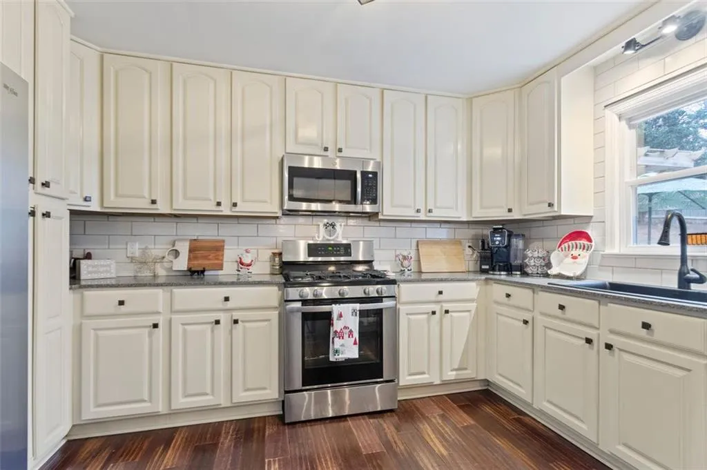 505 Wyncourtney Drive Ne, Atlanta, Georgia 30328, 4 Bedrooms Bedrooms, ,3 BathroomsBathrooms,Residential,For Sale,505 Wyncourtney Drive Ne,7689781