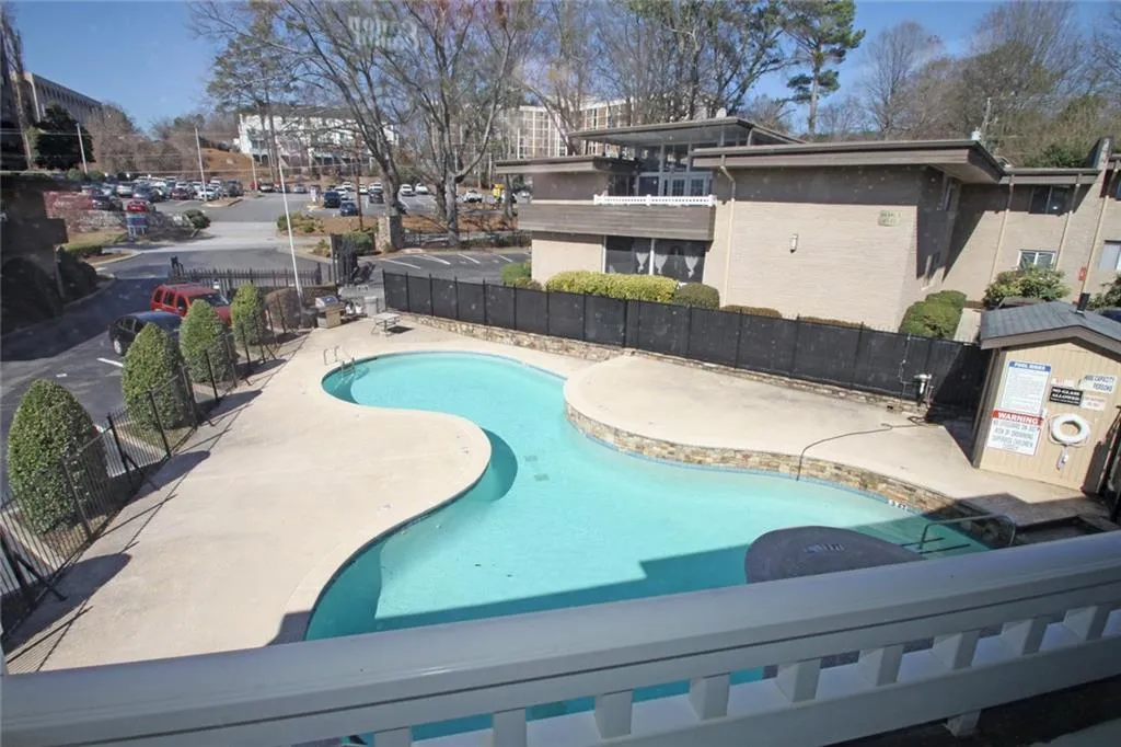 346 Carpenter Drive Ne Unit 32, Sandy Springs, Georgia 30328, 2 Bedrooms Bedrooms, ,2 BathroomsBathrooms,Residential,For Sale,346 Carpenter Drive Ne Unit 32,7665085