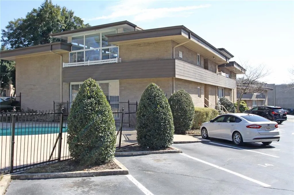 346 Carpenter Drive Ne Unit 32, Sandy Springs, Georgia 30328, 2 Bedrooms Bedrooms, ,2 BathroomsBathrooms,Residential,For Sale,346 Carpenter Drive Ne Unit 32,7665085