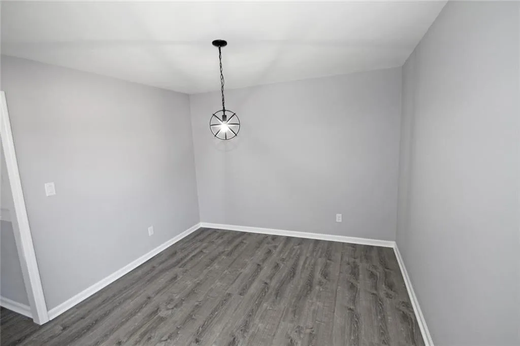 346 Carpenter Drive Ne Unit 32, Sandy Springs, Georgia 30328, 2 Bedrooms Bedrooms, ,2 BathroomsBathrooms,Residential,For Sale,346 Carpenter Drive Ne Unit 32,7665085