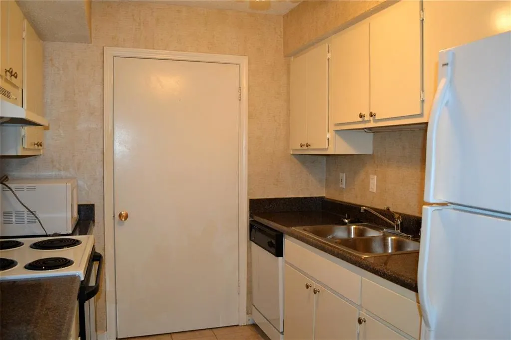 1902 Wingate Way, Atlanta, Georgia 30350, 1 Bedroom Bedrooms, ,1 BathroomBathrooms,Residential,Sold,1902 Wingate Way,5737040