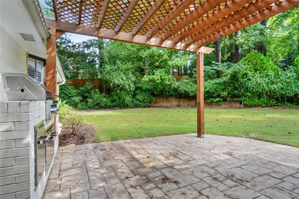 5790 Riverwood Drive, Sandy Springs, Georgia 30328, 4 Bedrooms Bedrooms, ,3 BathroomsBathrooms,Residential,Sold,5790 Riverwood Drive,6785324