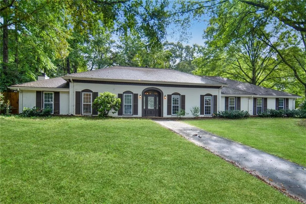 5790 Riverwood Drive, Sandy Springs, Georgia 30328, 4 Bedrooms Bedrooms, ,3 BathroomsBathrooms,Residential,Sold,5790 Riverwood Drive,6785324