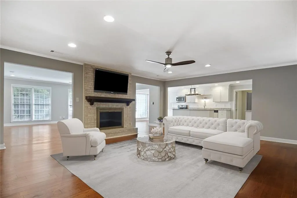 5790 Riverwood Drive, Sandy Springs, Georgia 30328, 4 Bedrooms Bedrooms, ,3 BathroomsBathrooms,Residential,Sold,5790 Riverwood Drive,6785324