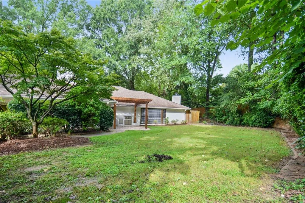 5790 Riverwood Drive, Sandy Springs, Georgia 30328, 4 Bedrooms Bedrooms, ,3 BathroomsBathrooms,Residential,Sold,5790 Riverwood Drive,6785324