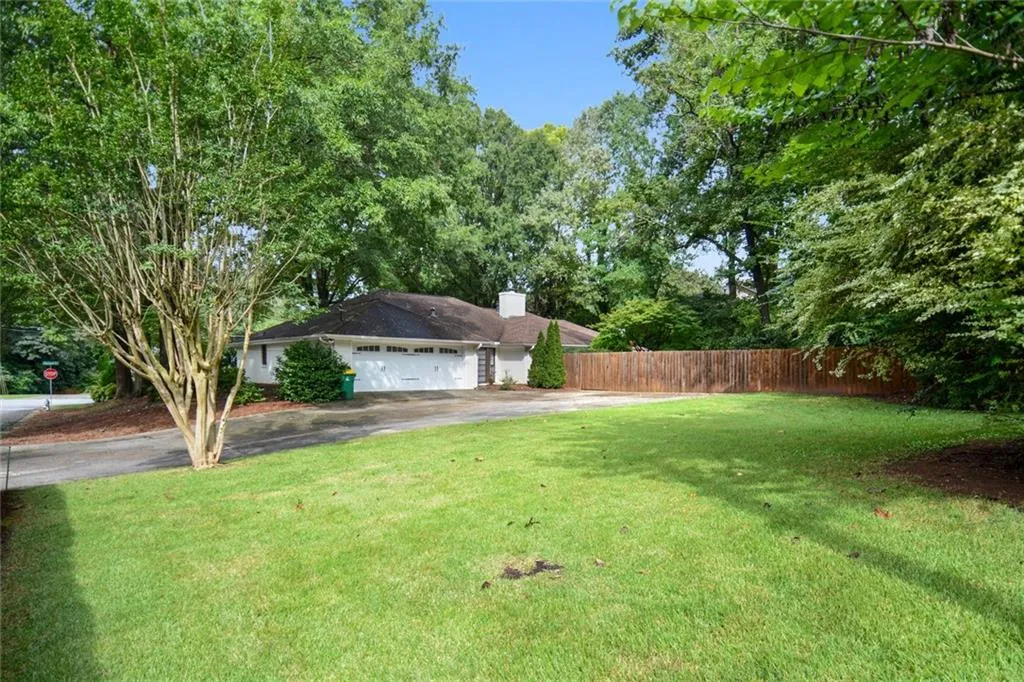 5790 Riverwood Drive, Sandy Springs, Georgia 30328, 4 Bedrooms Bedrooms, ,3 BathroomsBathrooms,Residential,Sold,5790 Riverwood Drive,6785324