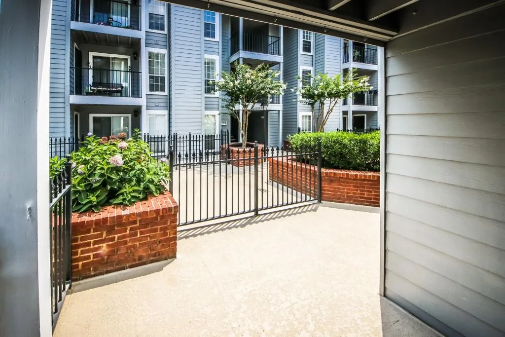 325 Granville Court, Atlanta, Georgia 30328, 1 Bedroom Bedrooms, ,1 BathroomBathrooms,Residential,Sold,325 Granville Court,6754766
