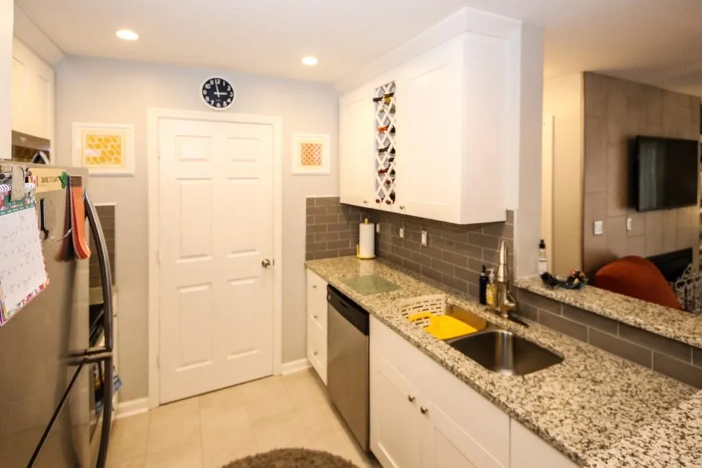 325 Granville Court, Atlanta, Georgia 30328, 1 Bedroom Bedrooms, ,1 BathroomBathrooms,Residential,Sold,325 Granville Court,6754766