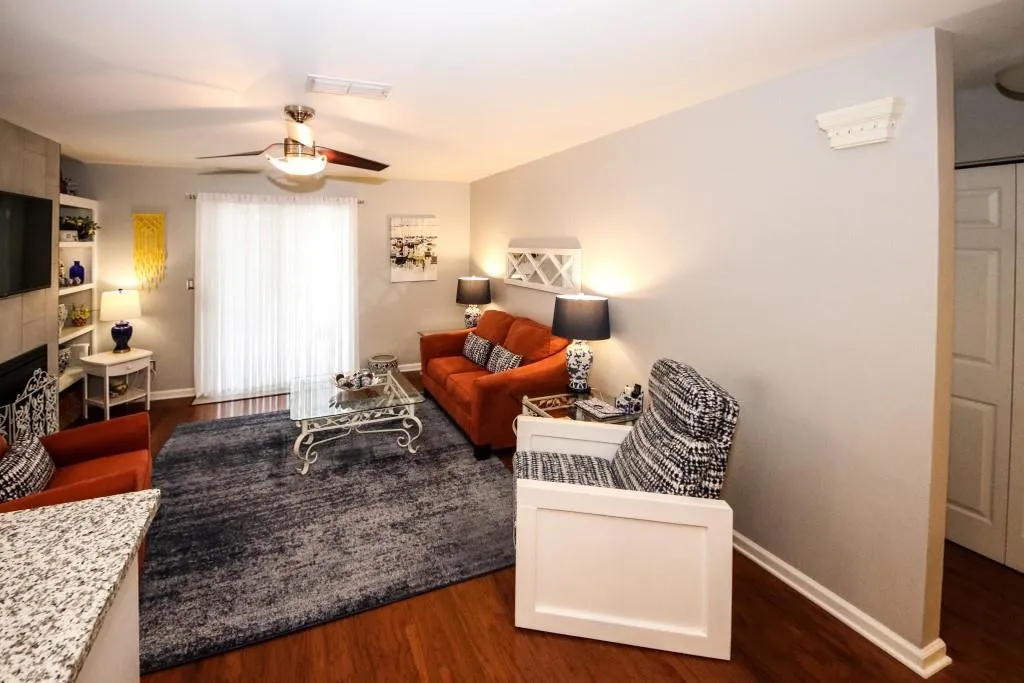 325 Granville Court, Atlanta, Georgia 30328, 1 Bedroom Bedrooms, ,1 BathroomBathrooms,Residential,Sold,325 Granville Court,6754766