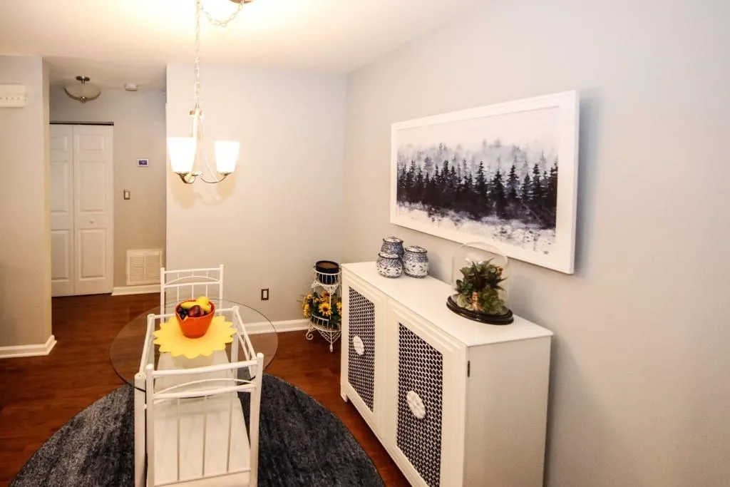 325 Granville Court, Atlanta, Georgia 30328, 1 Bedroom Bedrooms, ,1 BathroomBathrooms,Residential,Sold,325 Granville Court,6754766