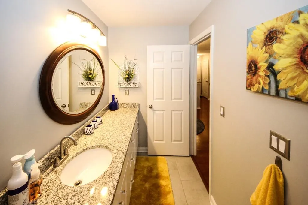 325 Granville Court, Atlanta, Georgia 30328, 1 Bedroom Bedrooms, ,1 BathroomBathrooms,Residential,Sold,325 Granville Court,6754766