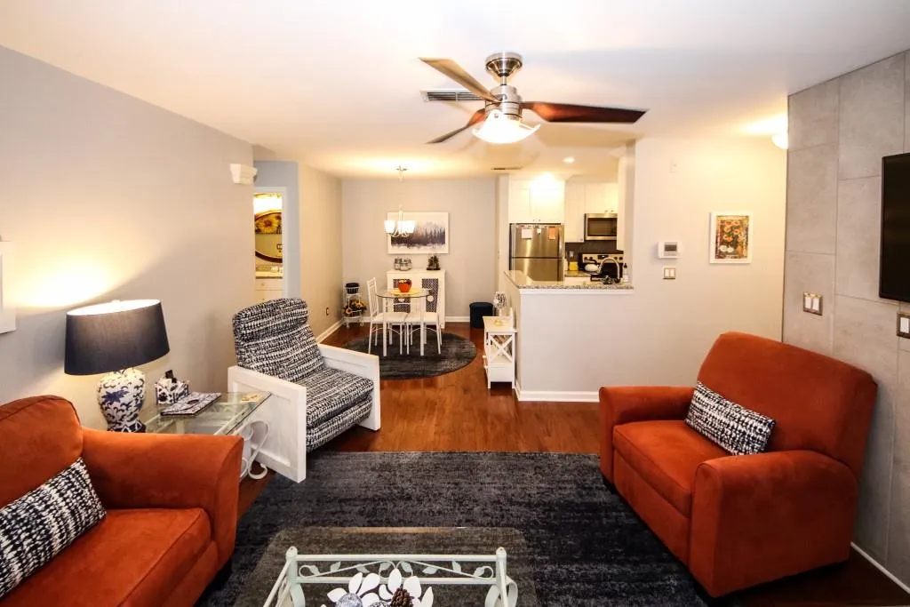 325 Granville Court, Atlanta, Georgia 30328, 1 Bedroom Bedrooms, ,1 BathroomBathrooms,Residential,Sold,325 Granville Court,6754766
