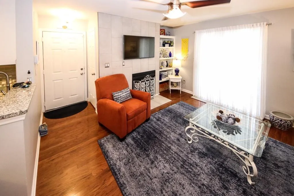 325 Granville Court, Atlanta, Georgia 30328, 1 Bedroom Bedrooms, ,1 BathroomBathrooms,Residential,Sold,325 Granville Court,6754766