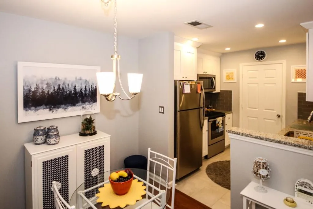325 Granville Court, Atlanta, Georgia 30328, 1 Bedroom Bedrooms, ,1 BathroomBathrooms,Residential,Sold,325 Granville Court,6754766