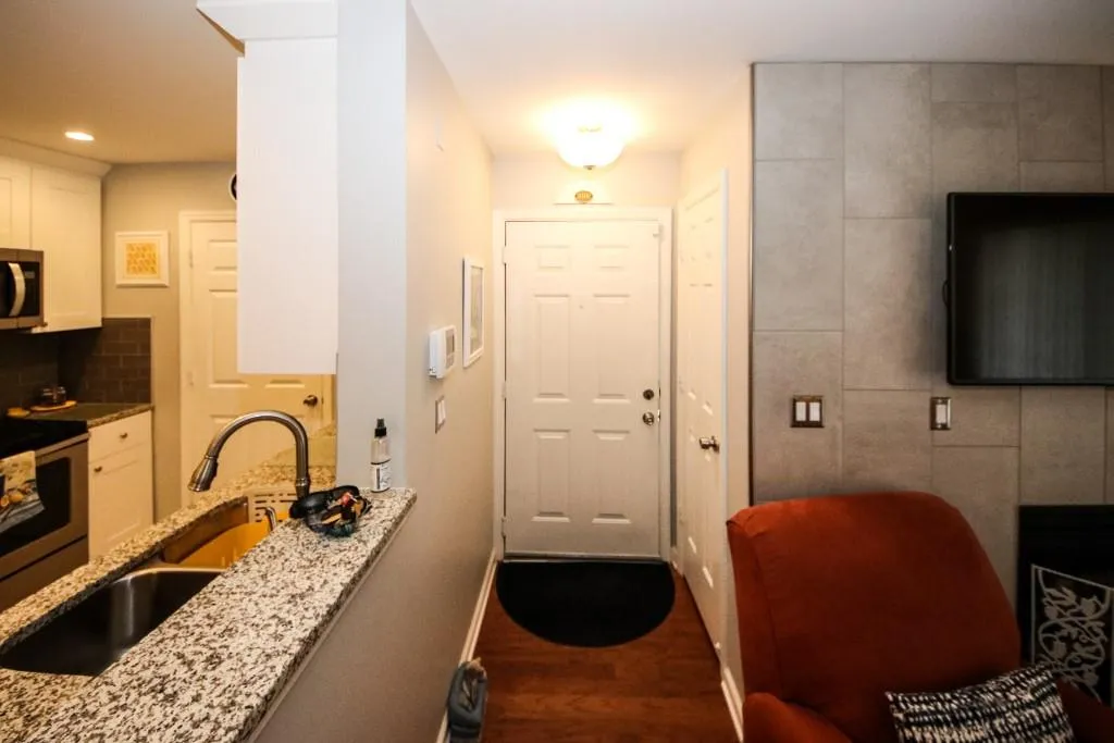 325 Granville Court, Atlanta, Georgia 30328, 1 Bedroom Bedrooms, ,1 BathroomBathrooms,Residential,Sold,325 Granville Court,6754766