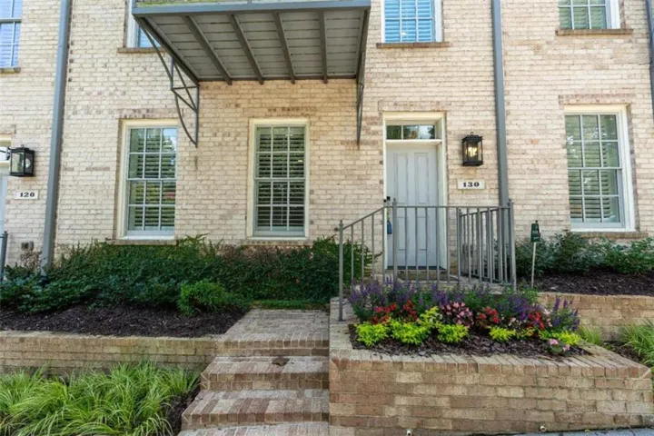 130 Clover Court, Roswell, Georgia 30075