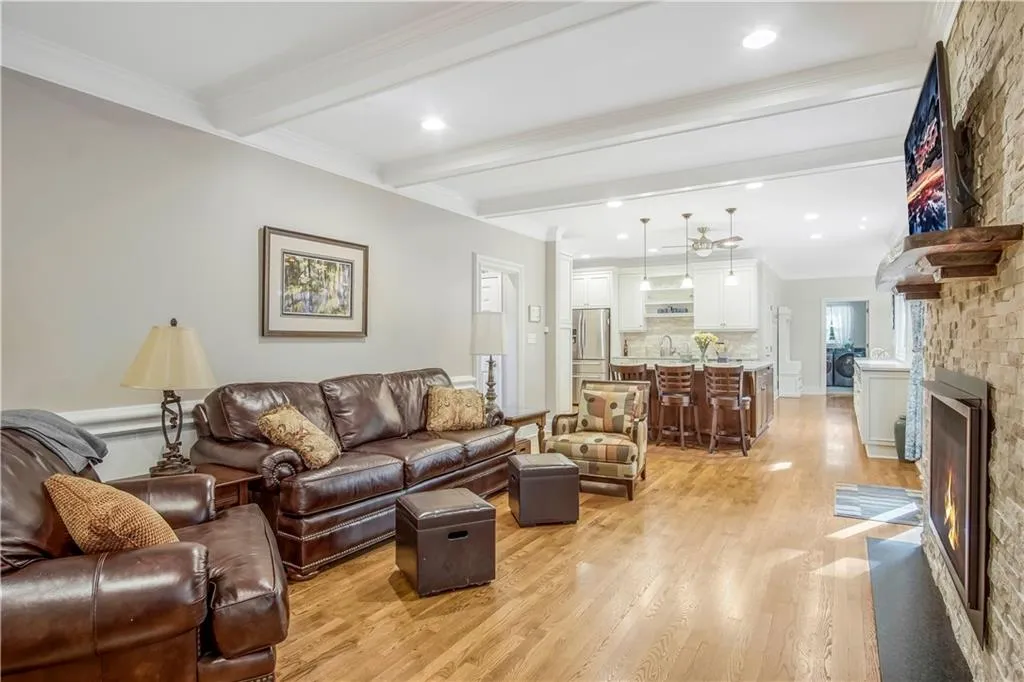8080 Habersham Waters Road, Sandy Springs, Georgia 30350, 4 Bedrooms Bedrooms, ,3 BathroomsBathrooms,Residential,Sold,8080 Habersham Waters Road,6781557