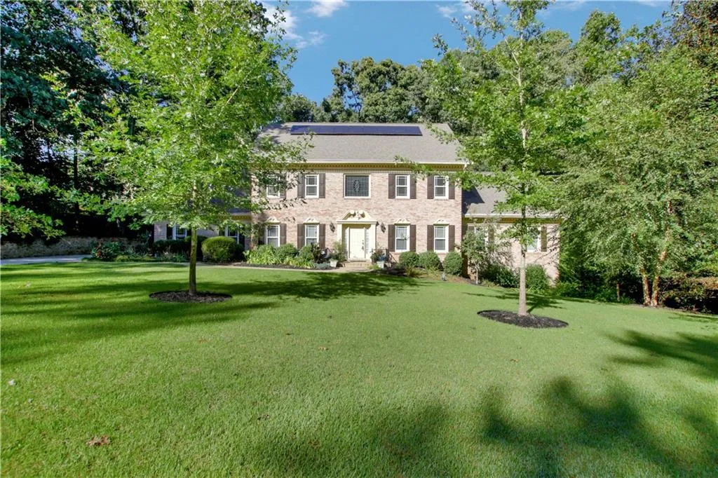 8080 Habersham Waters Road, Sandy Springs, Georgia 30350, 4 Bedrooms Bedrooms, ,3 BathroomsBathrooms,Residential,Sold,8080 Habersham Waters Road,6781557