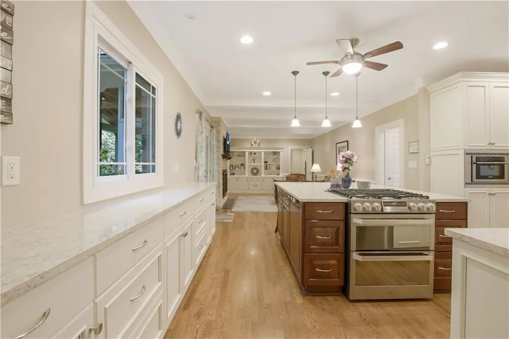 8080 Habersham Waters Road, Sandy Springs, Georgia 30350, 4 Bedrooms Bedrooms, ,3 BathroomsBathrooms,Residential,Sold,8080 Habersham Waters Road,6781557