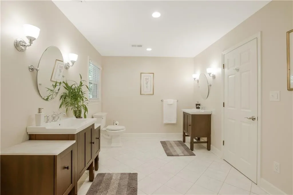 8080 Habersham Waters Road, Sandy Springs, Georgia 30350, 4 Bedrooms Bedrooms, ,3 BathroomsBathrooms,Residential,Sold,8080 Habersham Waters Road,6781557