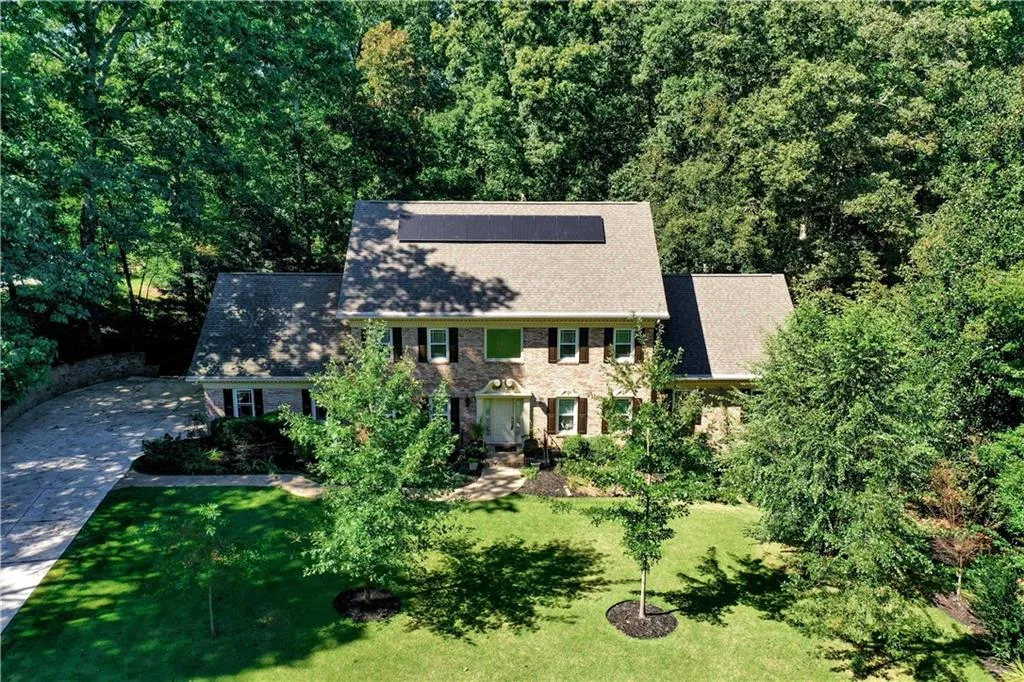 8080 Habersham Waters Road, Sandy Springs, Georgia 30350, 4 Bedrooms Bedrooms, ,3 BathroomsBathrooms,Residential,Sold,8080 Habersham Waters Road,6781557